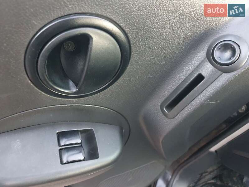 Седан Chevrolet Aveo 2006 в Киеве фото 9 Седан Chevrolet Aveo 2006 в Киеве