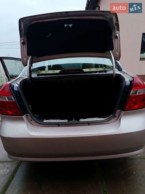 Седан Chevrolet Aveo 2007 в Києві