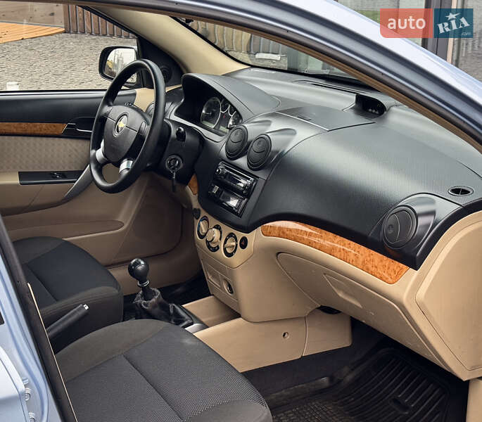Седан Chevrolet Aveo 2008 в Дніпрі