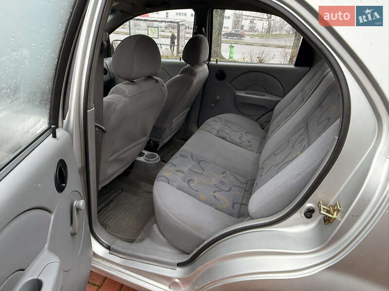 Седан Chevrolet Aveo 2005 в Харькове