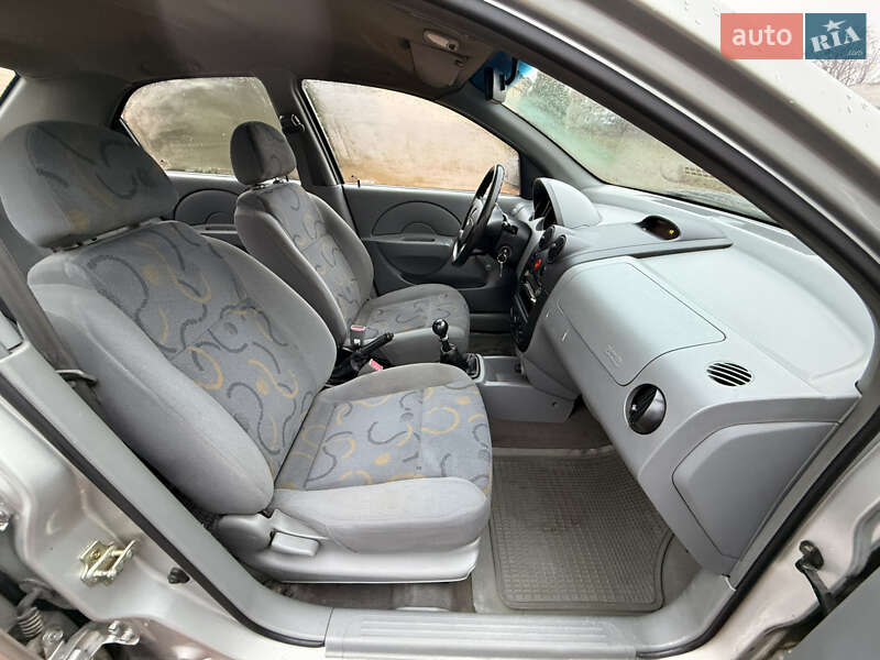 Седан Chevrolet Aveo 2005 в Харькове