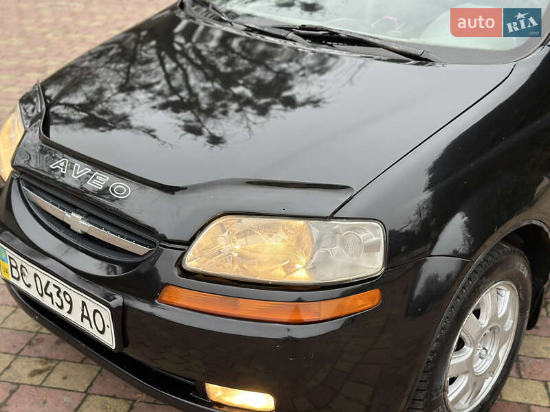 Седан Chevrolet Aveo 2005 в Жовкві