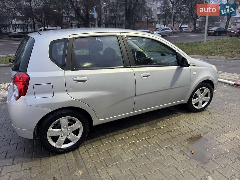 Хэтчбек Chevrolet Aveo 2010 в Львове