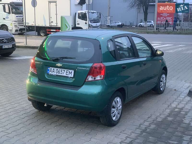 Хетчбек Chevrolet Aveo 2004 в Дніпрі
