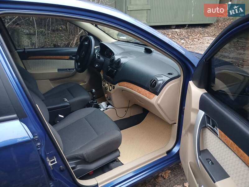 Седан Chevrolet Aveo 2008 в Запоріжжі