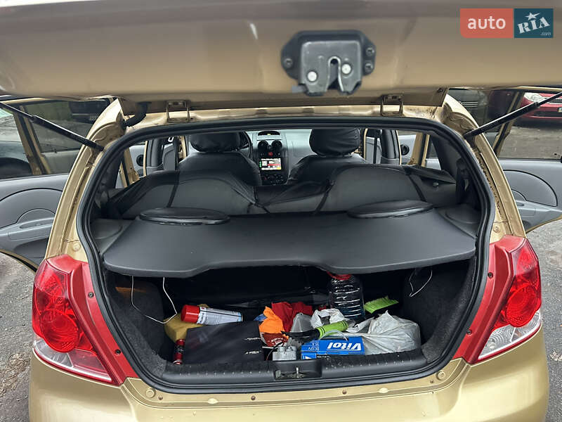 Хетчбек Chevrolet Aveo 2004 в Києві