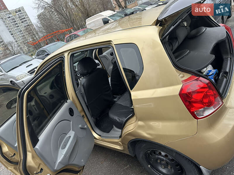 Хетчбек Chevrolet Aveo 2004 в Києві