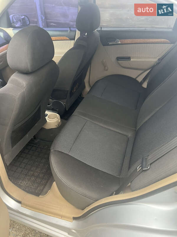 Седан Chevrolet Aveo 2008 в Носовке