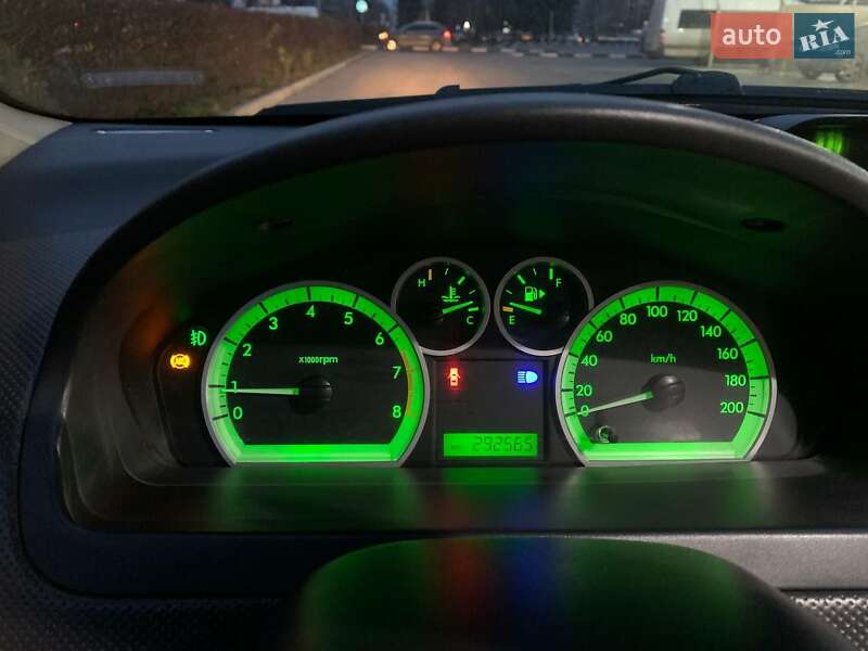 Седан Chevrolet Aveo 2008 в Черновцах