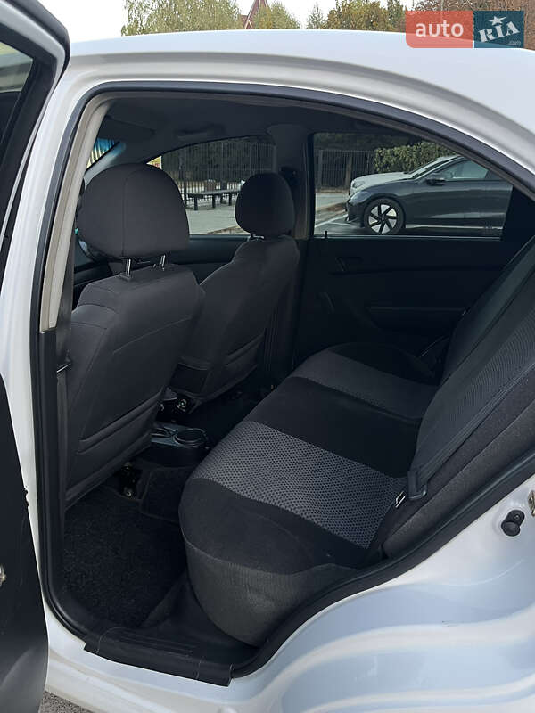 Седан Chevrolet Aveo 2006 в Киеве фото 13 Седан Chevrolet Aveo 2006 в Киеве