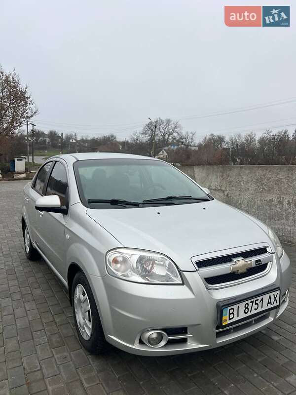 Седан Chevrolet Aveo 2008 в Хороле