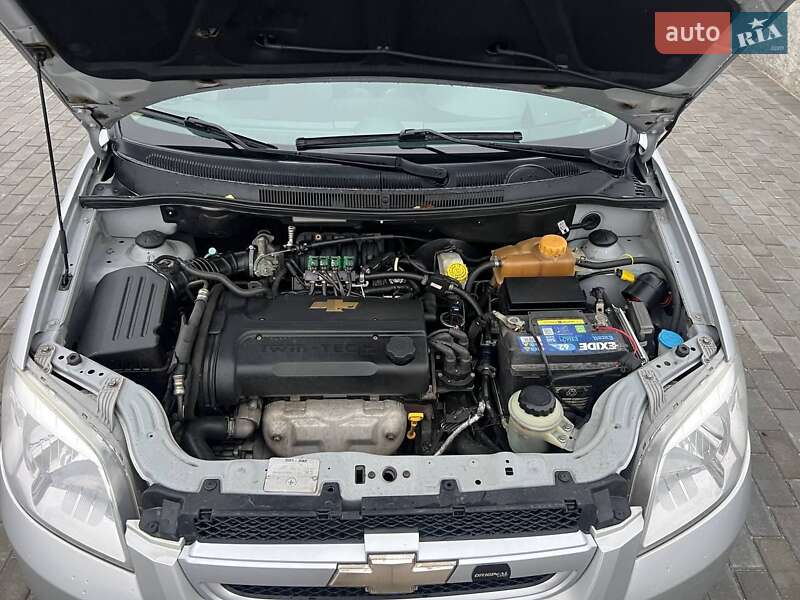 Седан Chevrolet Aveo 2008 в Хороле