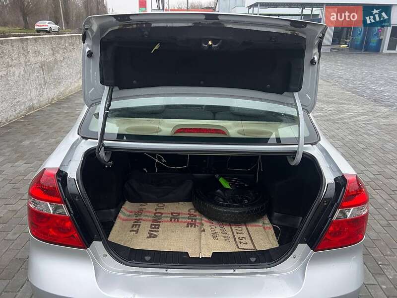 Седан Chevrolet Aveo 2008 в Хороле