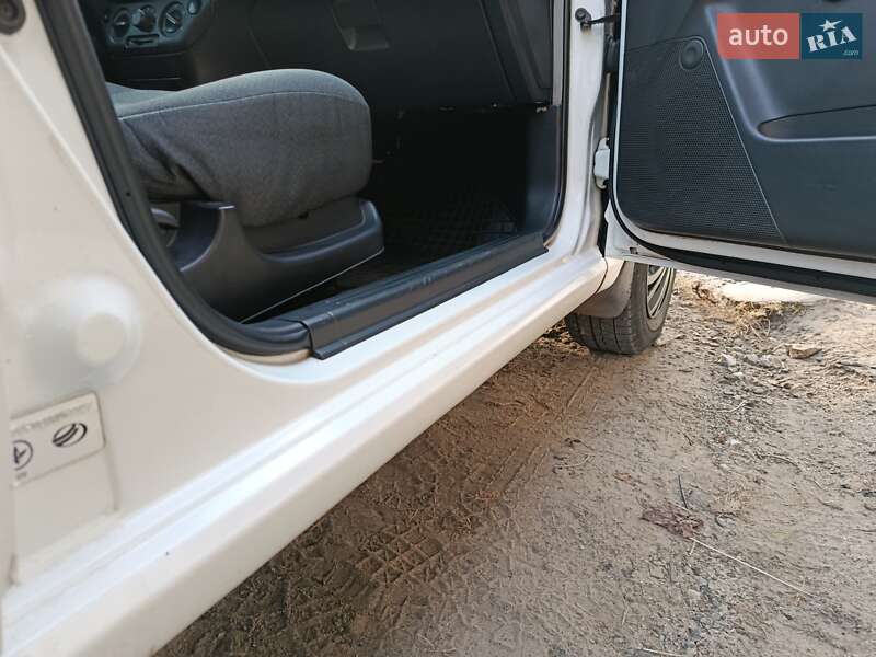 Седан Chevrolet Aveo 2007 в Дніпрі