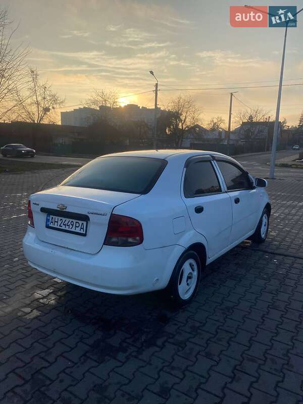 Седан Chevrolet Aveo 2006 в Ірпені