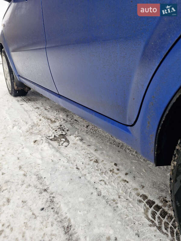 Седан Chevrolet Aveo 2008 в Зіньківі