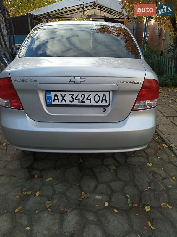 Седан Chevrolet Aveo 2005 в Валках