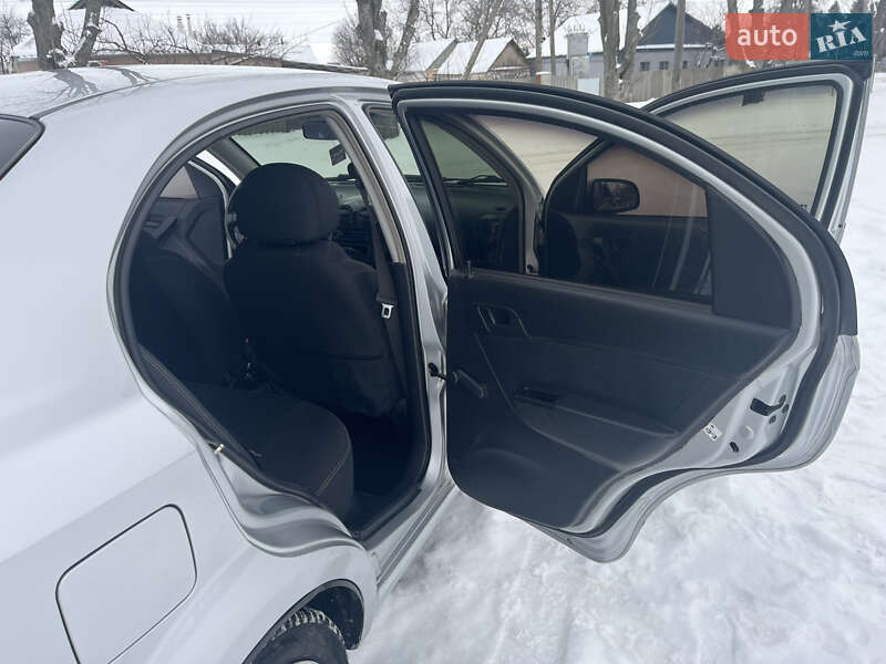 Седан Chevrolet Aveo 2011 в Первомайську