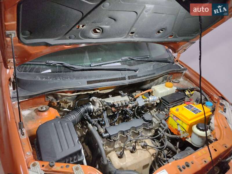 Седан Chevrolet Aveo 2006 в Днепре