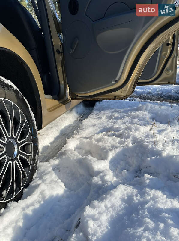 Седан Chevrolet Aveo 2004 в Житомирі