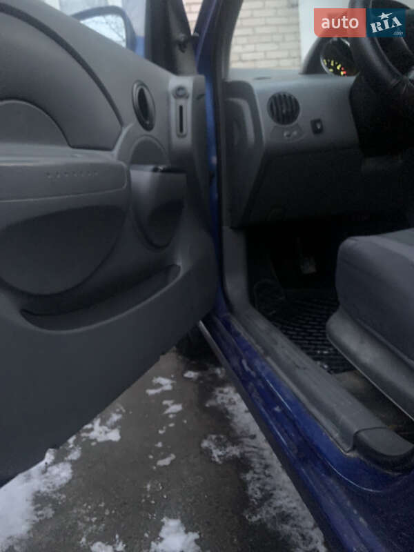 Седан Chevrolet Aveo 2004 в Горохове