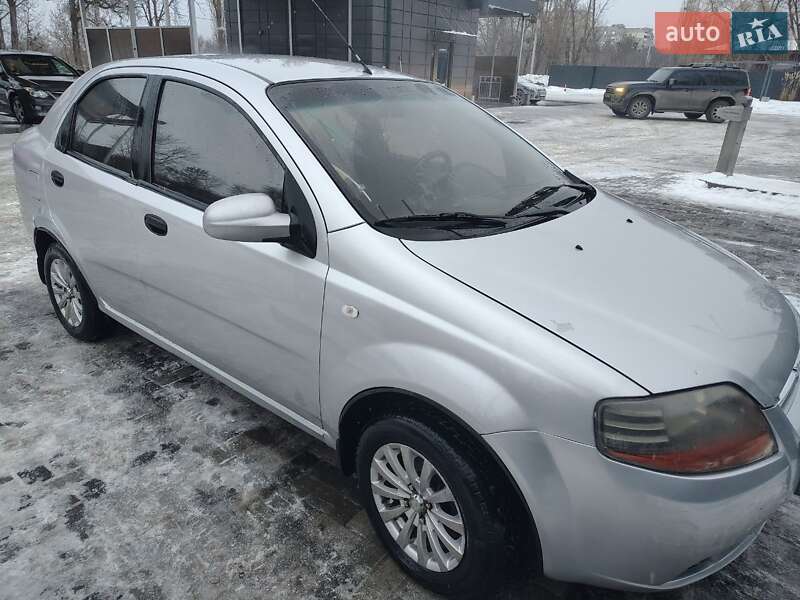 Седан Chevrolet Aveo 2006 в Каневі