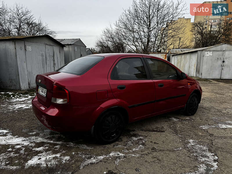 Седан Chevrolet Aveo 2005 в Чернівцях