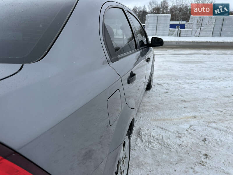 Седан Chevrolet Aveo 2011 в Сумах