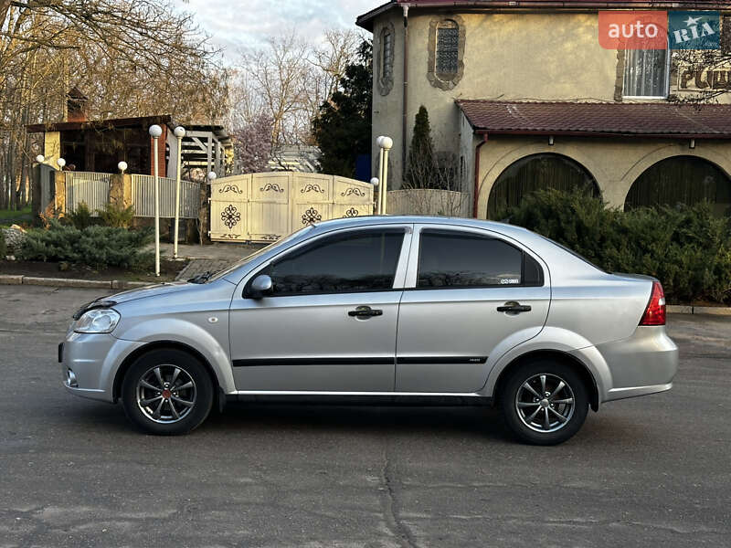 Седан Chevrolet Aveo 2006 в Миколаєві