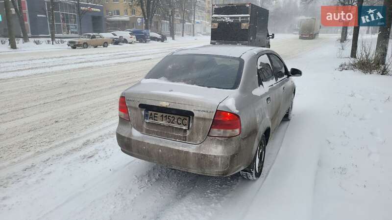 Седан Chevrolet Aveo 2005 в Днепре