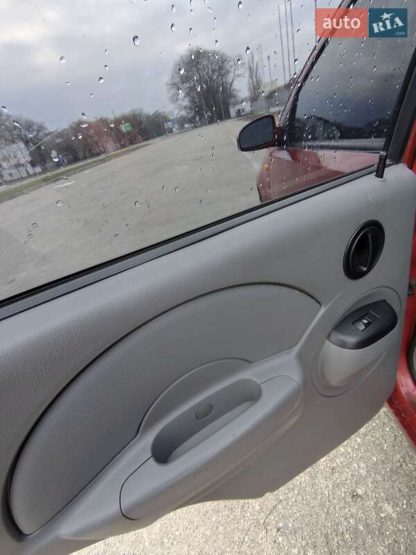 Хэтчбек Chevrolet Aveo 2005 в Кропивницком