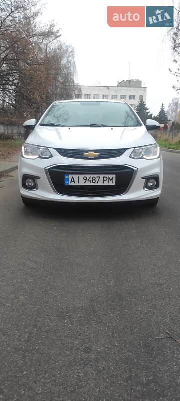 Седан Chevrolet Aveo 2017 в Киеве