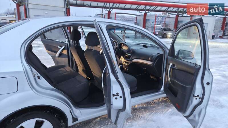 Седан Chevrolet Aveo 2011 в Виннице