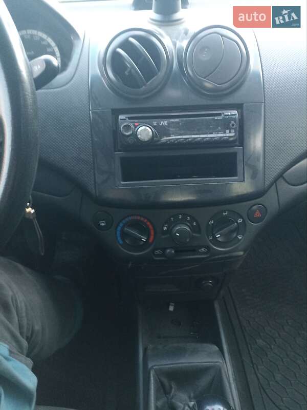 Седан Chevrolet Aveo 2008 в Днепре