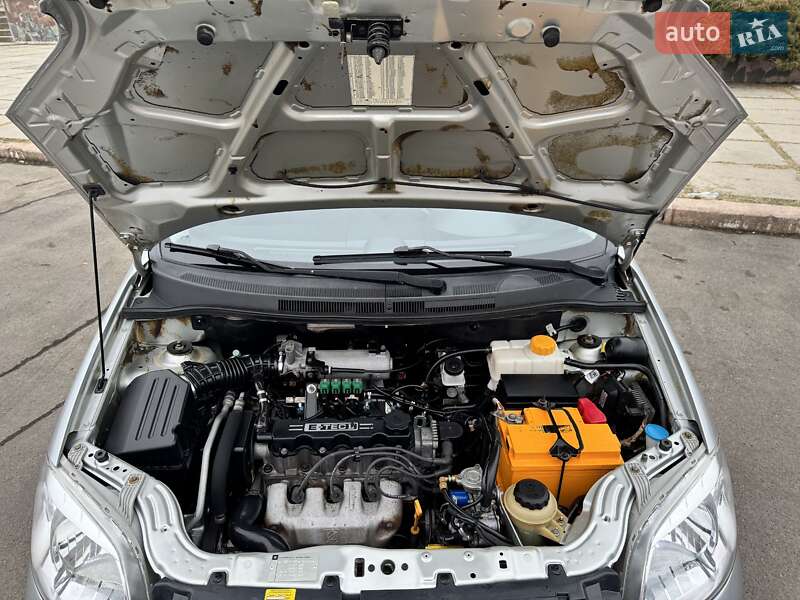 Седан Chevrolet Aveo 2008 в Николаеве