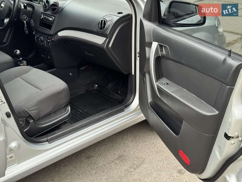 Седан Chevrolet Aveo 2008 в Николаеве