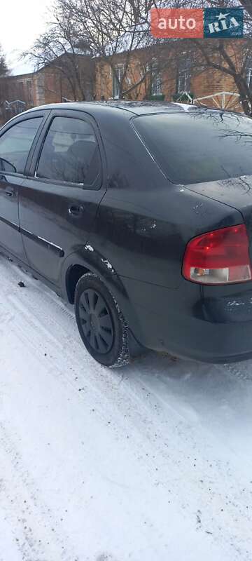 Седан Chevrolet Aveo 2005 в Кропивницком