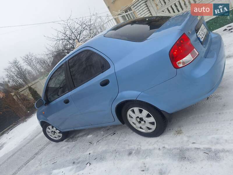 Седан Chevrolet Aveo 2005 в Черновцах