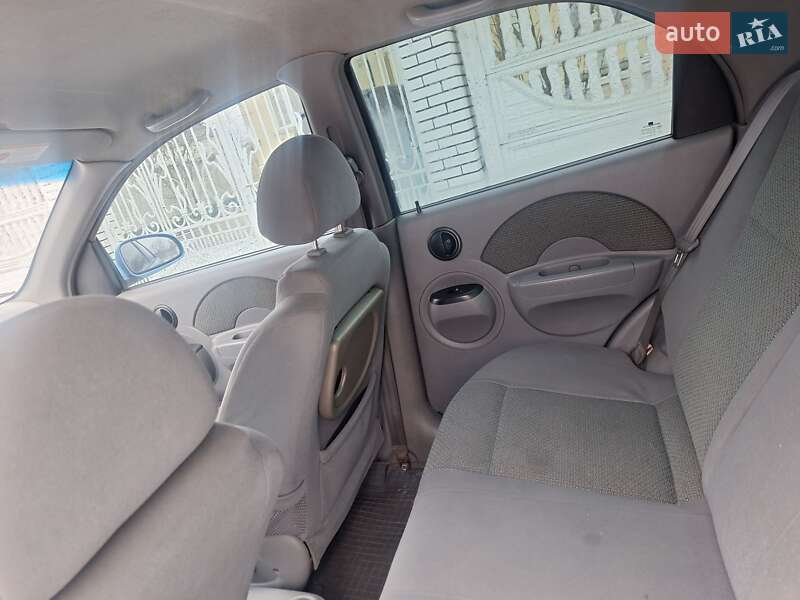 Седан Chevrolet Aveo 2005 в Черновцах