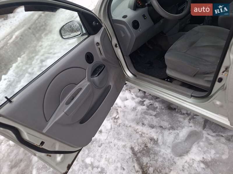 Седан Chevrolet Aveo 2004 в Черновцах фото 29 Седан Chevrolet Aveo 2004 в Черновцах