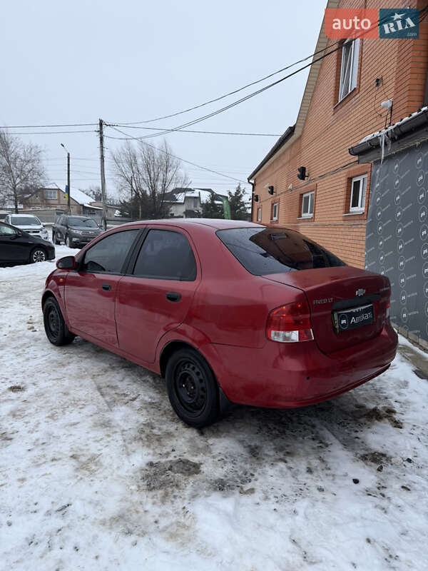Седан Chevrolet Aveo 2005 в Дергачах