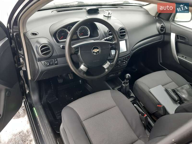 Седан Chevrolet Aveo 2011 в Лубнах