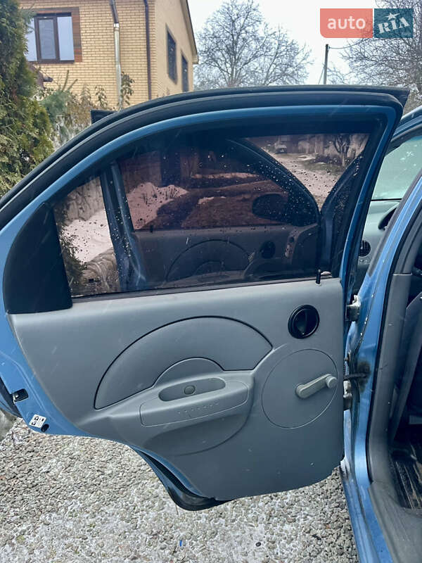 Седан Chevrolet Aveo 2004 в Днепре фото 6 Седан Chevrolet Aveo 2004 в Днепре