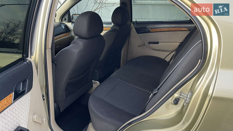 Седан Chevrolet Aveo 2008 в Врадиевке