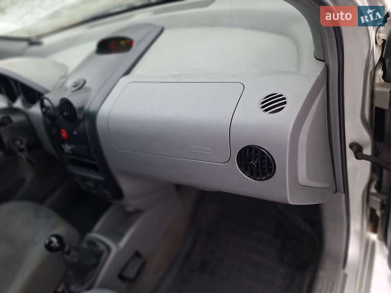 Седан Chevrolet Aveo 2004 в Черновцах