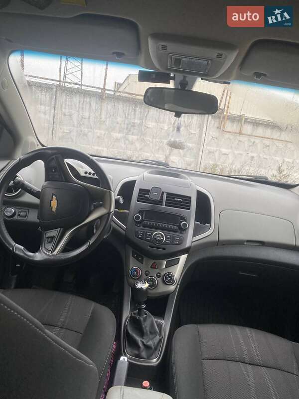 Седан Chevrolet Aveo 2012 в Киеве