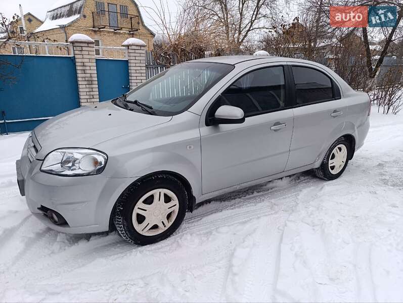 Седан Chevrolet Aveo 2008 в Киеве