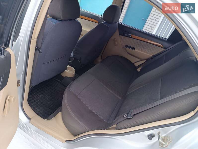 Седан Chevrolet Aveo 2008 в Киеве