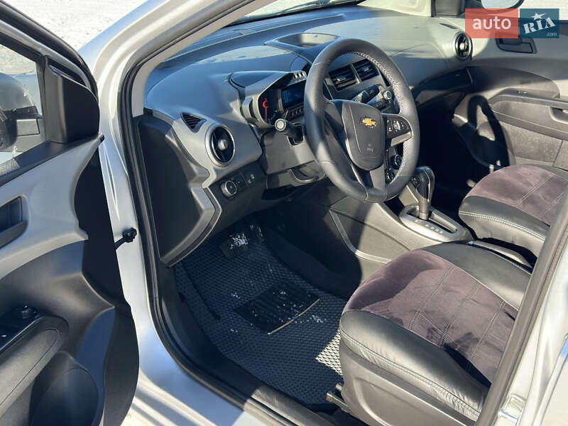 Седан Chevrolet Aveo 2014 в Черкассах