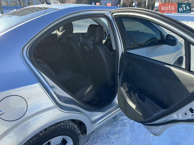 Седан Chevrolet Aveo 2014 в Черкассах